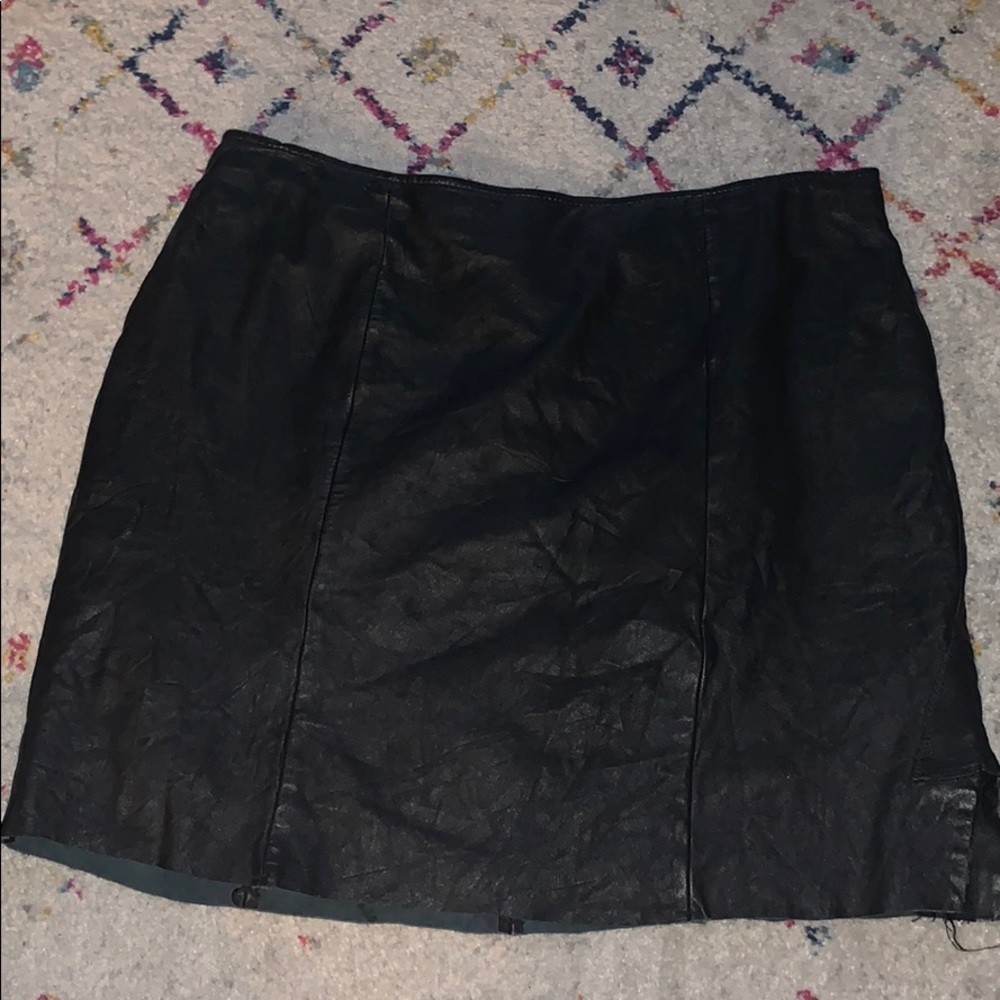 Black VS2 Leather Skirt Women’s size medium